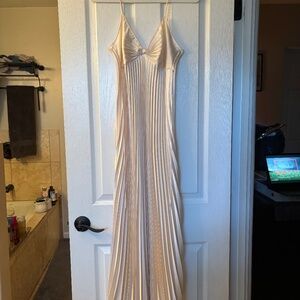 Beautiful, classic Jonquil by DIANE SAMANDI nightgown
